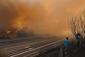 El fuego sigue avanzando en España mientras se mantiene la ola de calor - Mundo - ABC Color