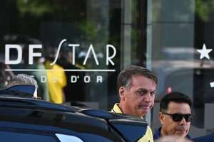 Bolsonaro abandona su prisión domiciliar para someterse a exámenes médicos en un hospital - Mundo - ABC Color