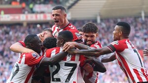Omar Alderete debuta con asistencia en la Premier League