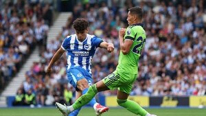 Versus / Diego Gómez entró con todo en la paridad del Brighton