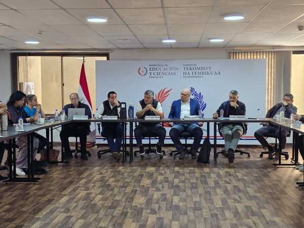 Ministro Luis Ramírez anuncia avances en la carrera docente y ratifica inversión de USD 10 millones