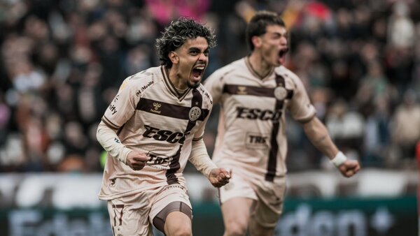 Ronaldo Martínez marca doblete para Platense