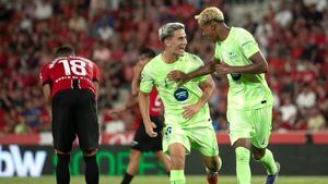 El Barça arranca sin sobresaltos