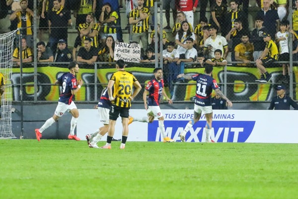 En un partidazo, Cerro Porteño superó a Guarani y sigue como único puntero