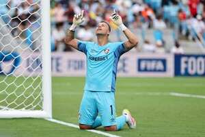 Fabio iguala al inglés Shilton como el futbolista con más partidos en la historia - Fútbol - ABC Color