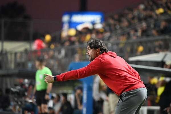 Diego Martínez: “era una gran oportunidad como grupo para demostrar la fortaleza” - Cerro Porteño - ABC Color