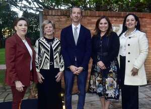 Moda con propósito: Panambi brilló en la Residencia de España - Sociales - ABC Color