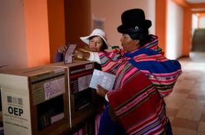 El Tribunal Supremo Electoral de Bolivia llamó a los ciudadanos a votar sin celulares en medio de denuncias de coacción - ADN Digital