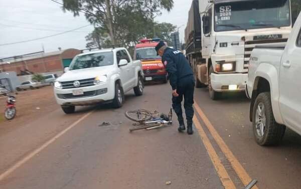 Buscan a conductor que huyó tras atropellar a una motociclista y a un ciclista - Policiales - ABC Color