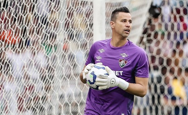 Versus / Fábio iguala a Peter Shilton como el futbolista con más partidos en la historia