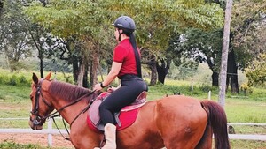 Montar a caballo, el nuevo pasatiempo de Ana Ríos