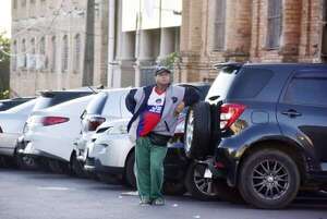 Municipalidad niega que cuidacoches tenga permiso para operar en Asunción - Nacionales - ABC Color
