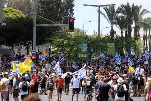 Cientos de miles de israelíes piden en Tel Aviv un acuerdo para liberar a los rehenes - Mundo - ABC Color