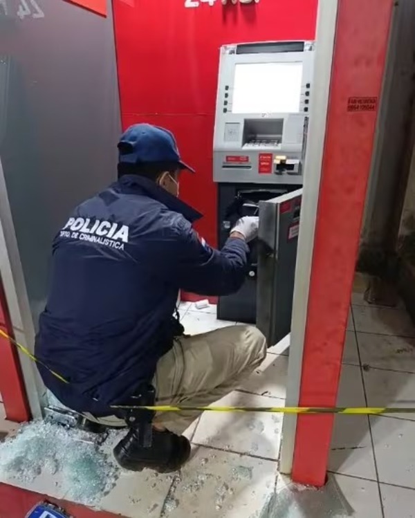 Malvivientes atacaron un cajero automático en Capiatá