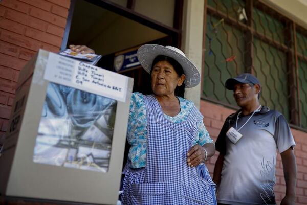 Ente electoral de Bolivia reporta tranquilidad en las elecciones pese a hechos “aislados” - Mundo - ABC Color