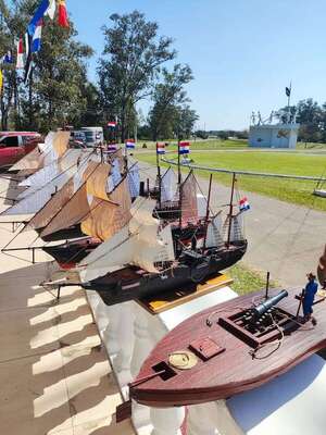 Caraguatay revive la epopeya naval con donación de maquetas al Museo de la Armada  - Nacionales - ABC Color