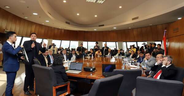 La Nación / Comisión de Intervención analizará documentos que señalan irregularidades en gestión de Prieto