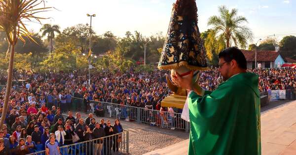 La Nación / Caacupé recibió a gran cantidad de fieles para la misa de los niños
