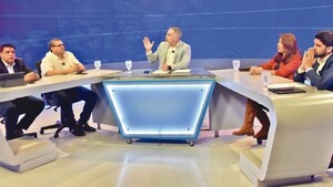 Oficialistas defienden la gestión de Peña y oposición critica retroceso