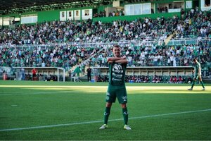 Versus / Doblete de Walter Clar y podio para el Chapecoense