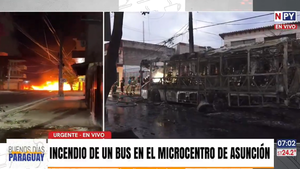 ¡Calavera de hierro! Así quedó un bus tras arder en llamas en Barrio Obrero