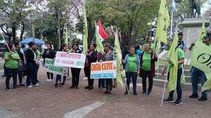 Docentes planean más días de paro si no reciben respuesta - Nacionales - ABC Color