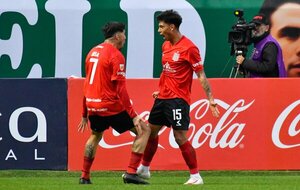 Gol de Santiago Arzamendia en la derrota de Estudiantes ante Banfield