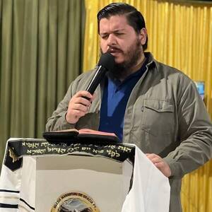 La otra cara de la moneda, Pastor critica a Laurys
