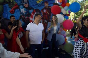 Más de 3 mil niños disfrutaron ayer de su día con el precandidato Oscar González | DIARIO PRIMERA PLANA