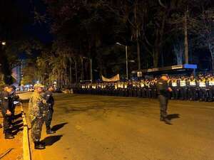 Refuerzan seguridad en la Municipalidad de Ciudad del Este tras incidentes   - ABC en el Este - ABC Color