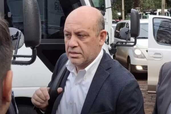 Propio de la mafia: Equipo de Prieto instaló micrófono oculto en despacho del interventor - Noticiero Paraguay