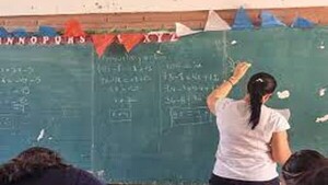 Paraguay arrastra ocho años de rezago educativo, según estudio del BID