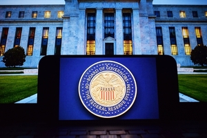 Crece presión sobre la Fed: Mercado anticipa recortes tras datos laborales y ruido político - MarketData