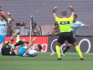 Vídeo: Así fue la lesión de rodilla que sufrió Mathías Villasanti - Fútbol Internacional - ABC Color