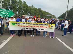 Docentes sanjosianos se suman a la manifestación de fuerza - Noticiero Paraguay