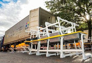 Ya se distribuyeron más de 313.000 muebles escolares adquiridos por Itaipú en todo el país | DIARIO PRIMERA PLANA