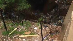 Automovilista choca contra escombros en un puente de Asunción