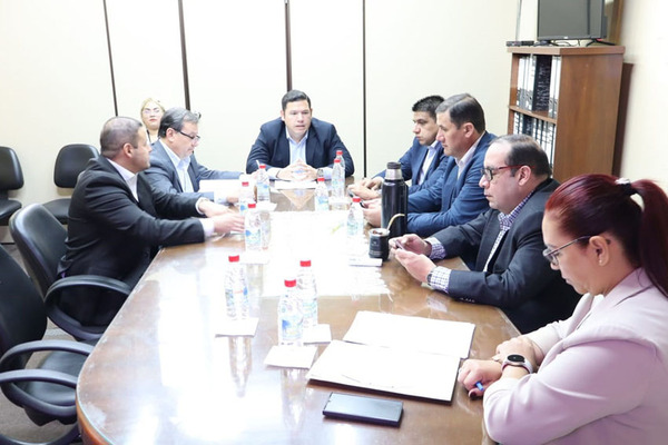 Comisión de Diputados dictamina a favor de la destitución de Prieto - trece