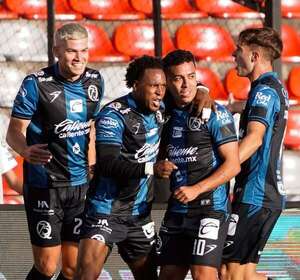 Paraguayo Bogarín anota en milagroso empate del Querétaro - Fútbol - ABC Color