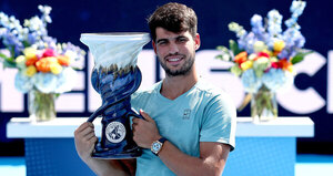 Versus / Alcaraz gana su primer Masters 1000 de Cincinnati por abandono de Sinner