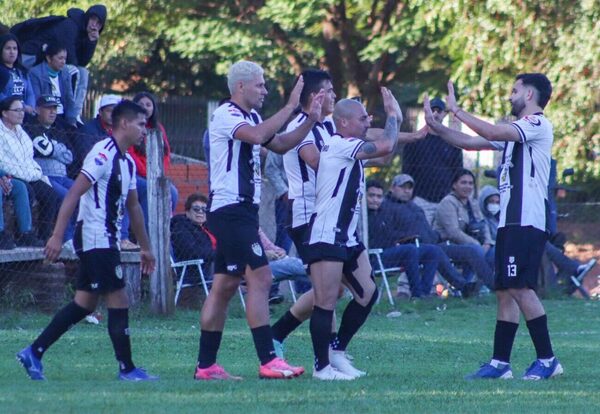 Versus / ¡Para encuadrar! El golazo de Vladimir Marín en una liga del interior