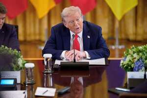 Micrófono abierto capta a Trump afirmando que por él Putin quiere un acuerdo sobre Ucrania - Mundo - ABC Color