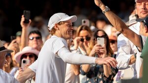 Versus / Tras retirarse en Cincinnati, Sinner espera estar listo para el US Open