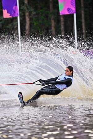En Ypacaraí: Brillante slalom y salto - Polideportivo - ABC Color