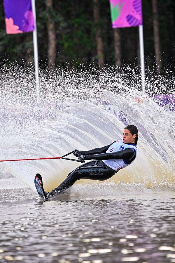 En Ypacaraí: Brillante slalom y salto - Polideportivo - ABC Color