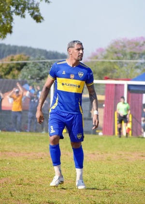 Popular / (VIDEO)Robaron botín de pelotero en pleno partido, pide ayuda para recuperarlo y dará recompensa