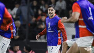 El Gumarelo enfocado en el Millonario