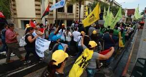 Diario HOY | Paro docente: “Hay maestros que ganan más de G. 8 millones”, dice MEC