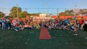 Agasajan a 800 niños en memoria de pequeña fallecida en el Hospital de Acosta Ñu