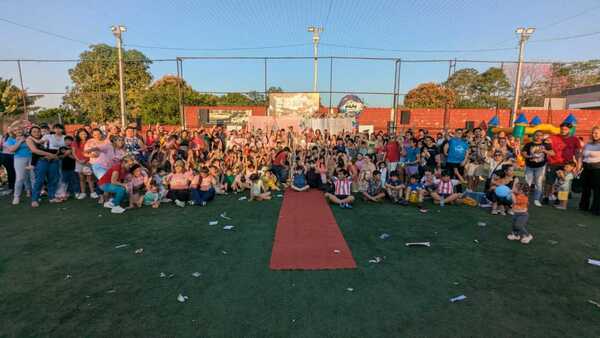Agasajan a 800 niños en memoria de pequeña fallecida en el Hospital de Acosta Ñu